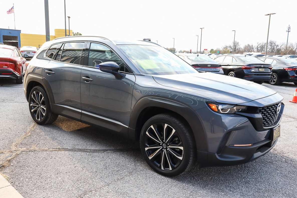 Used 2025 MAZDA CX-50 AWD 2.5 S w/ Premium Plus Pkg image 3