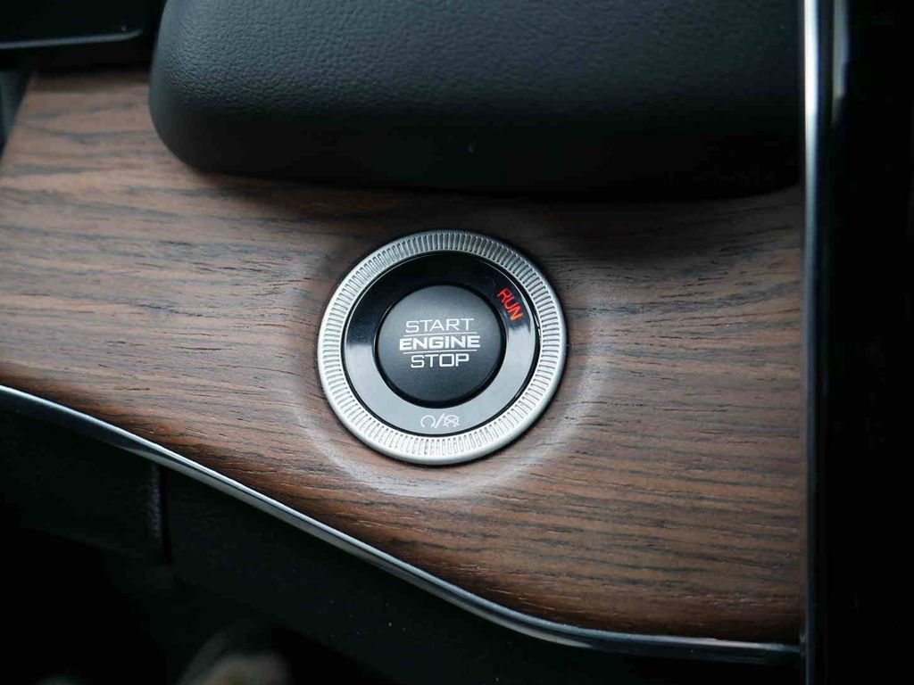 Used 2023 Jeep Grand Cherokee Summit w/ Adv Protech Group IV AWD/4WD image 30