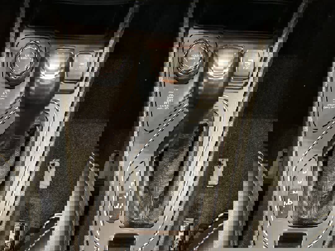 Used 2019 Jeep Cherokee Latitude Plus image 22