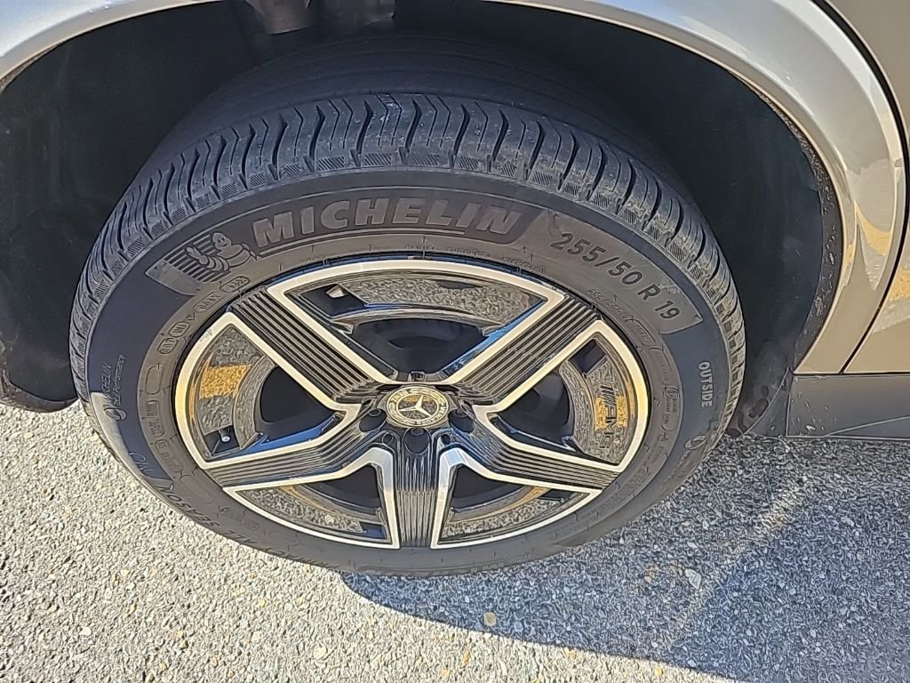 Used 2024 Mercedes-Benz GLC 300 4MATIC image 16