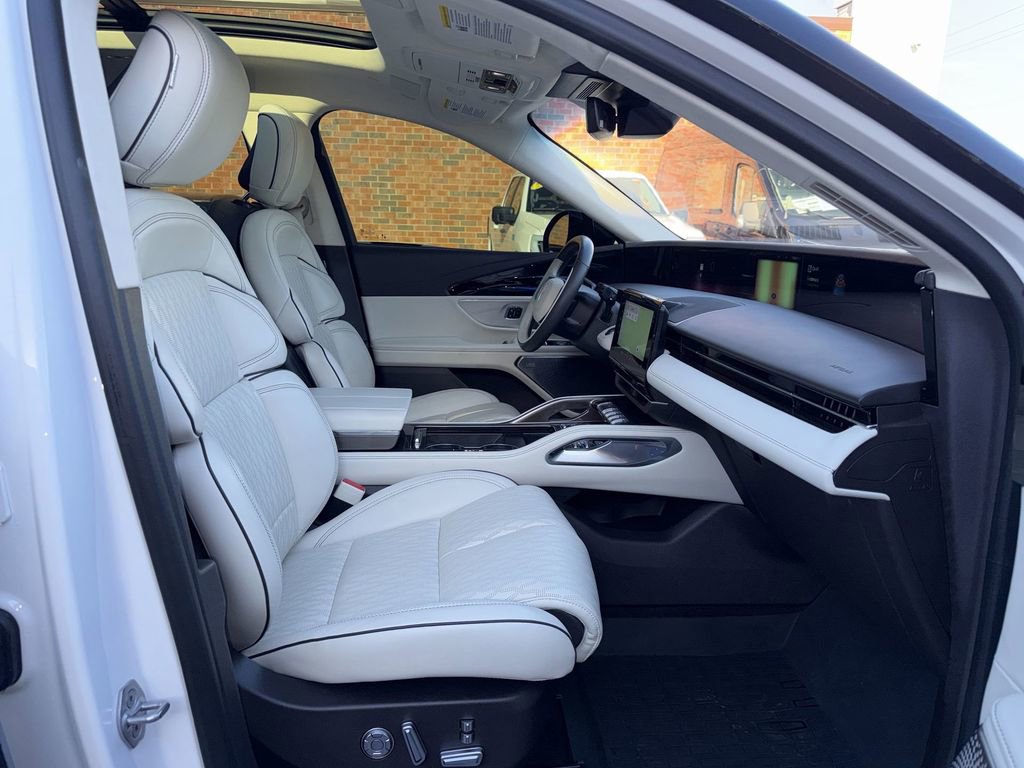 Used 2024 Lincoln Nautilus Black Label AWD/4WD image 28