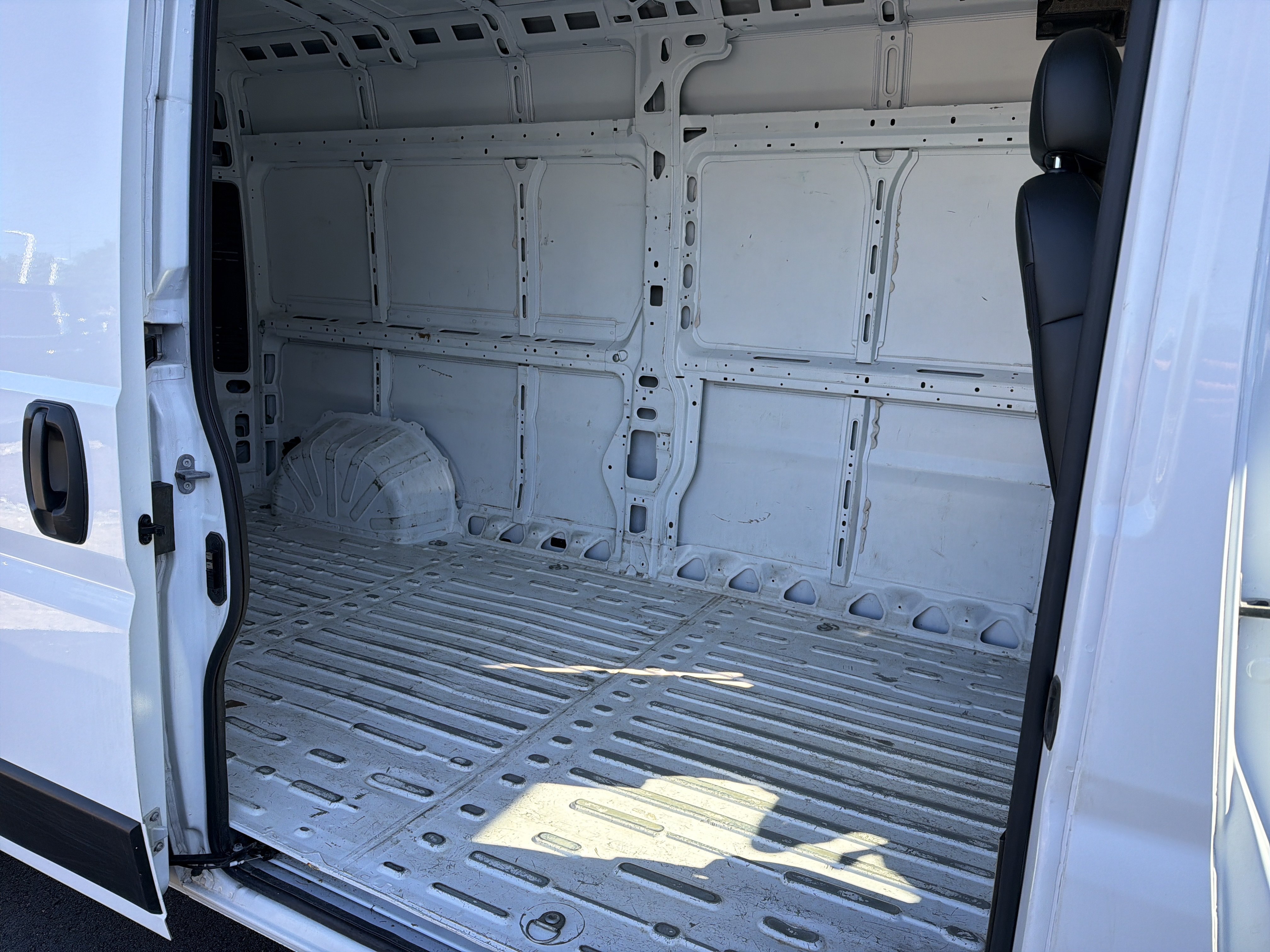 Used 2023 RAM ProMaster 2500 FWD image 30