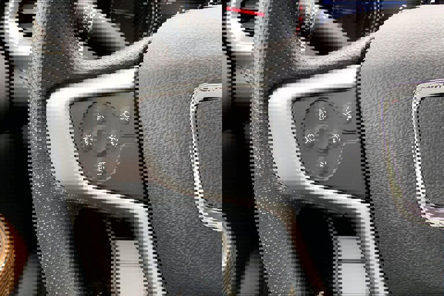 Used 2023 GMC Acadia SLE w/ Driver Convenience Package image 23