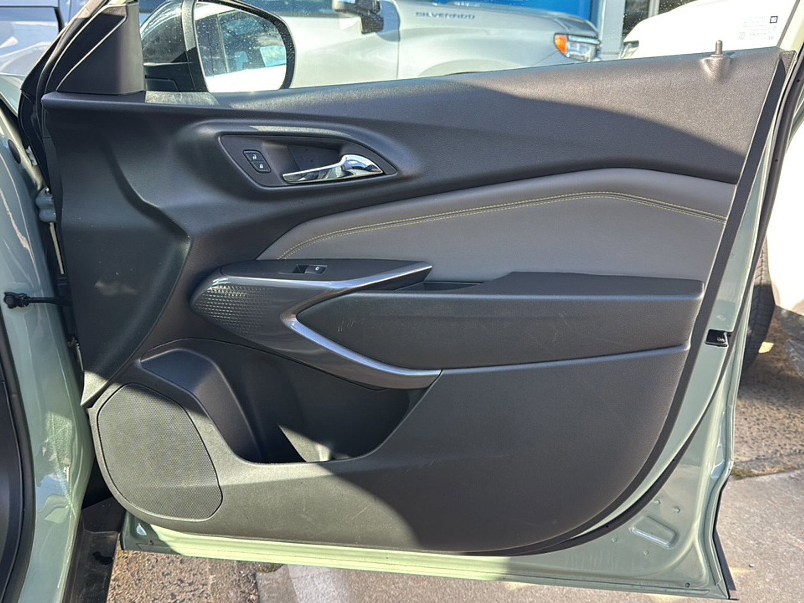 Used 2024 Chevrolet Trax ACTIV w/ Driver Confidence Package image 17