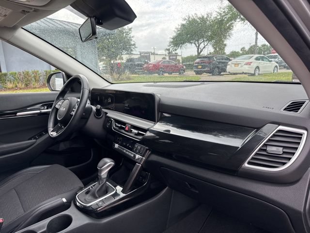 Used 2025 Kia Seltos S FWD image 10