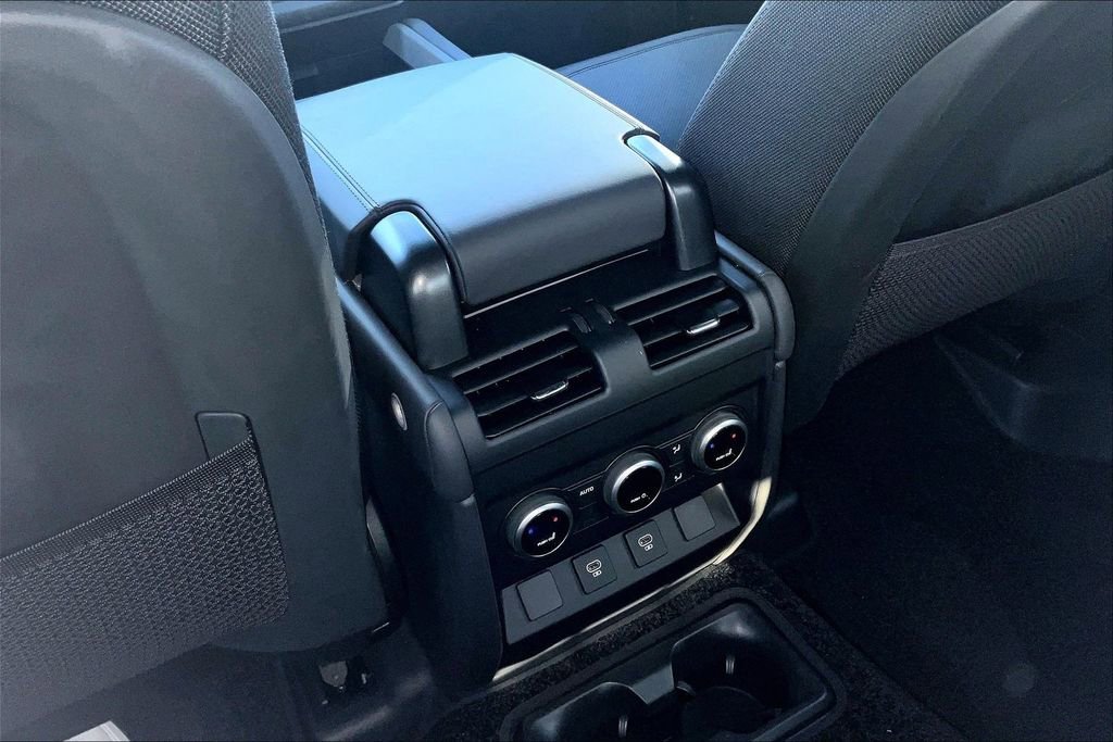 Used 2025 Land Rover Defender 130 X image 25