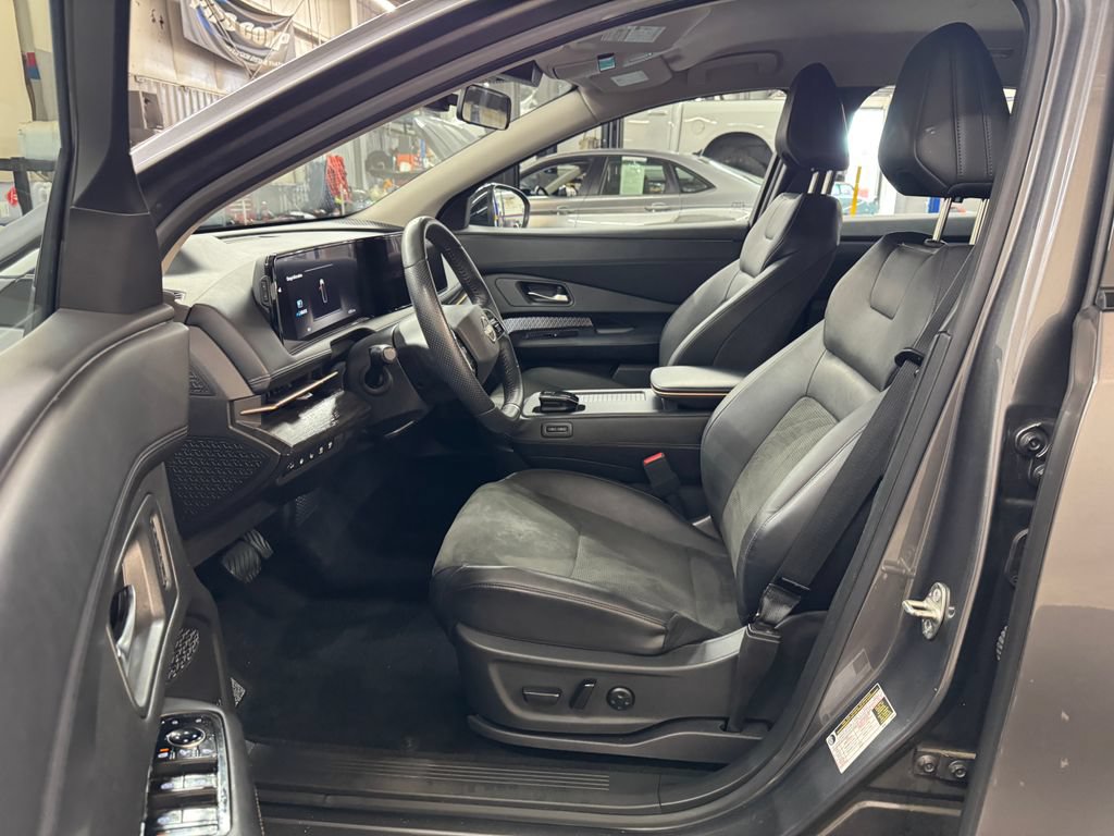 Used 2023 Nissan Ariya FWD image 15