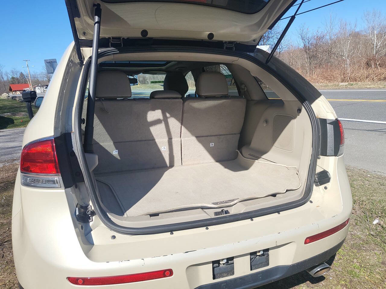 Used 2015 Lincoln MKX AWD w/ Equipment Group 102A image 22