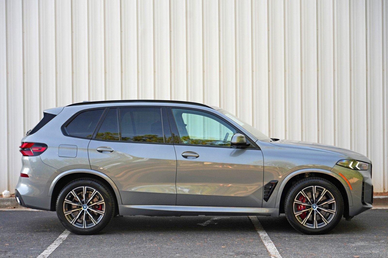Used 2024 BMW X5 xDrive50e w/ M Sport Package AWD/4WD image 58