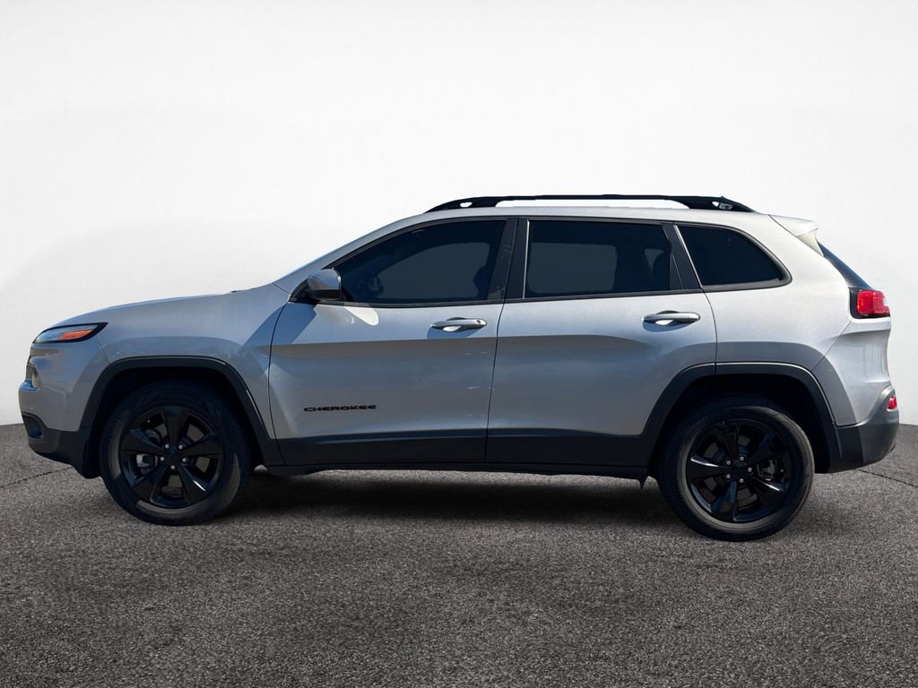 Used 2018 Jeep Cherokee Latitude w/ Altitude Package image 2