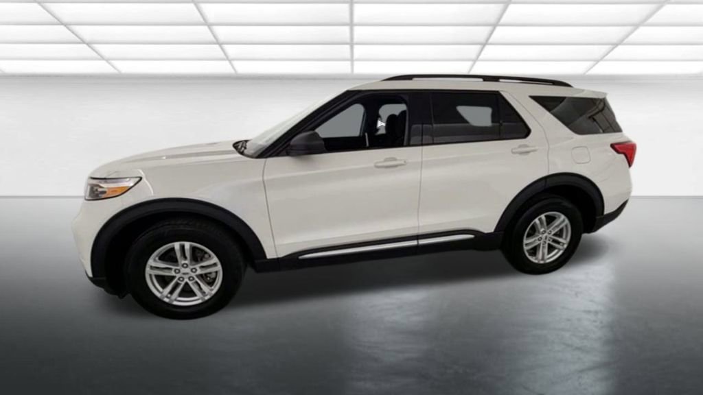 Certified 2023 Ford Explorer XLT image 4