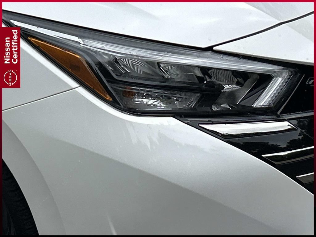 Certified 2024 Nissan Versa SR w/ Electronics Package FWD image 10