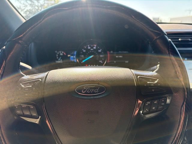Used 2018 Ford Explorer XLT w/ Equipment Group 202A FWD image 8