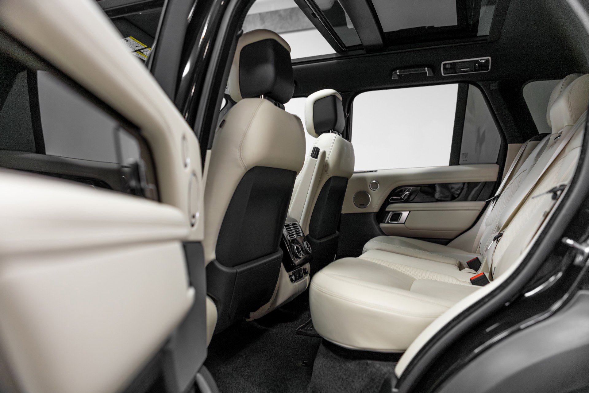 Used 2021 Land Rover Range Rover Westminster Edition image 33