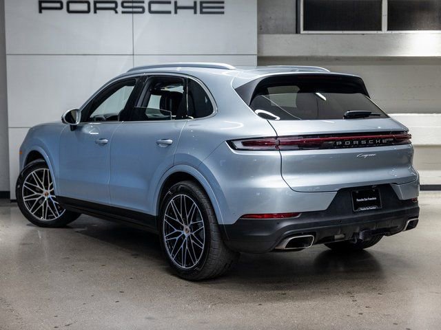 Certified 2025 Porsche Cayenne AWD/4WD image 3