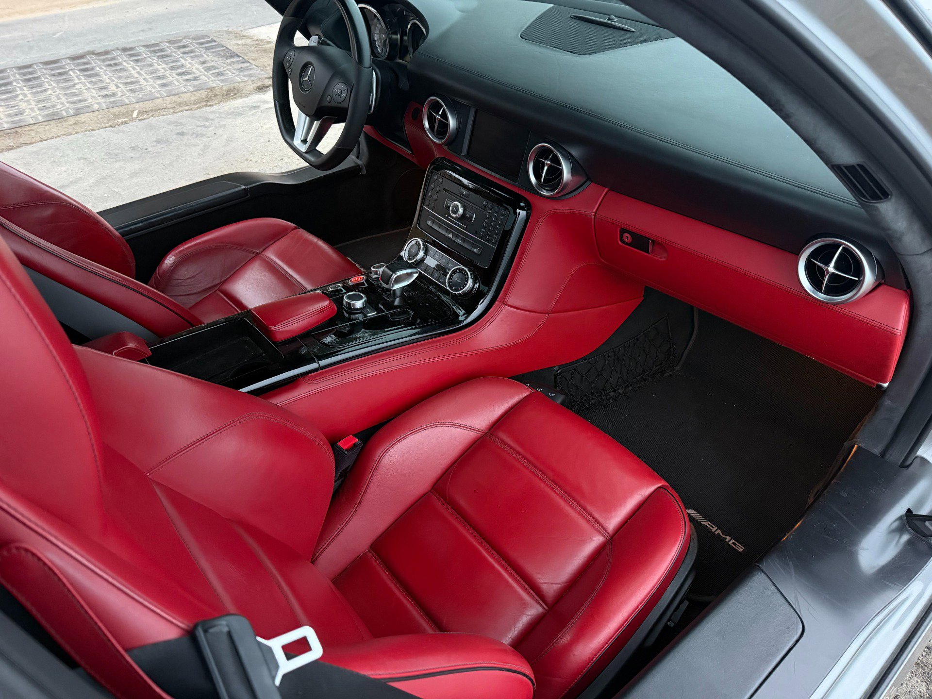 Used 2012 Mercedes-Benz SLS AMG Coupe image 6