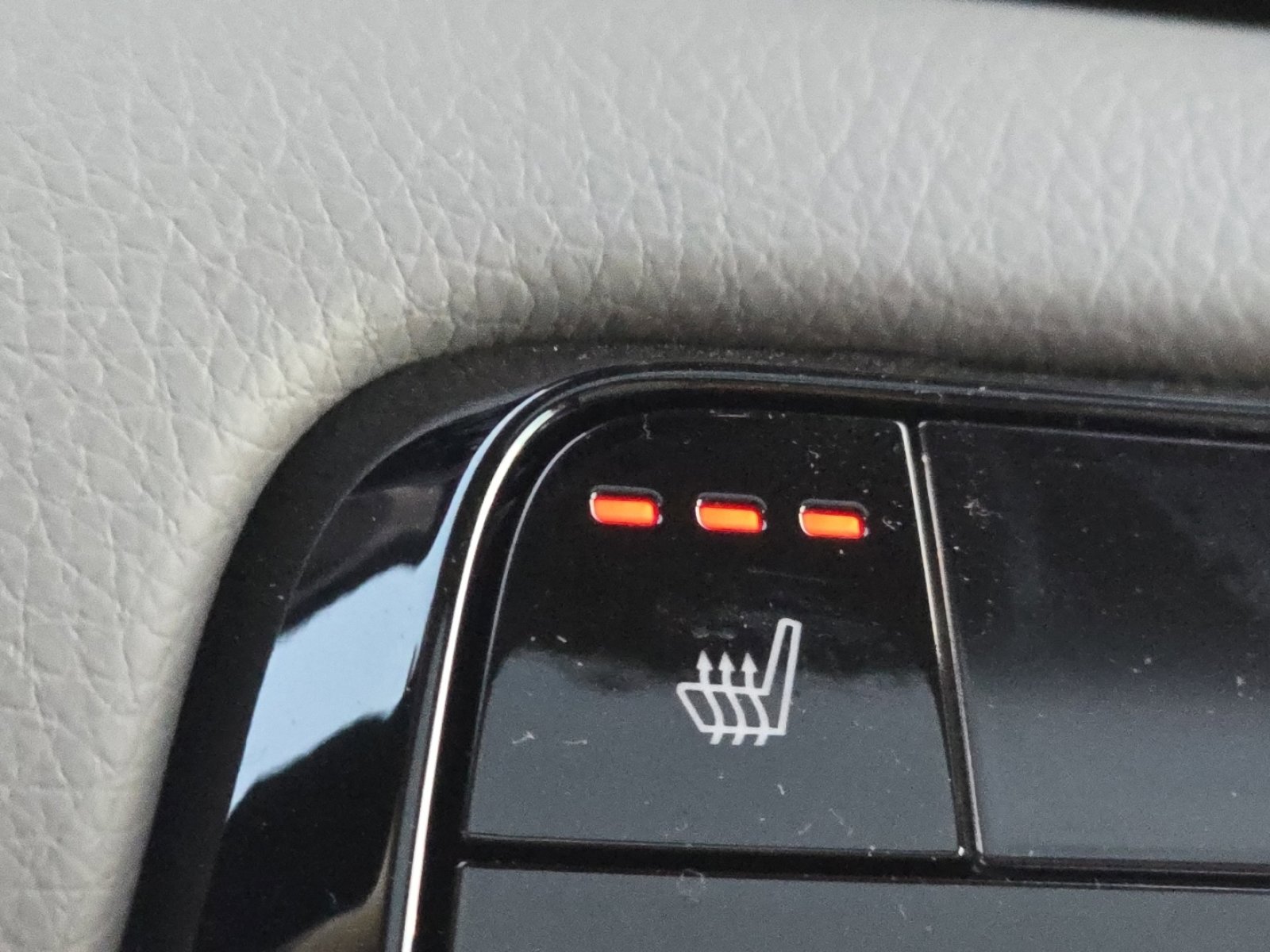 New 2025 Honda Pilot Touring image 11