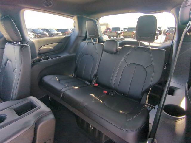 New 2026 Chrysler Pacifica Select w/ S Appearance Package image 16