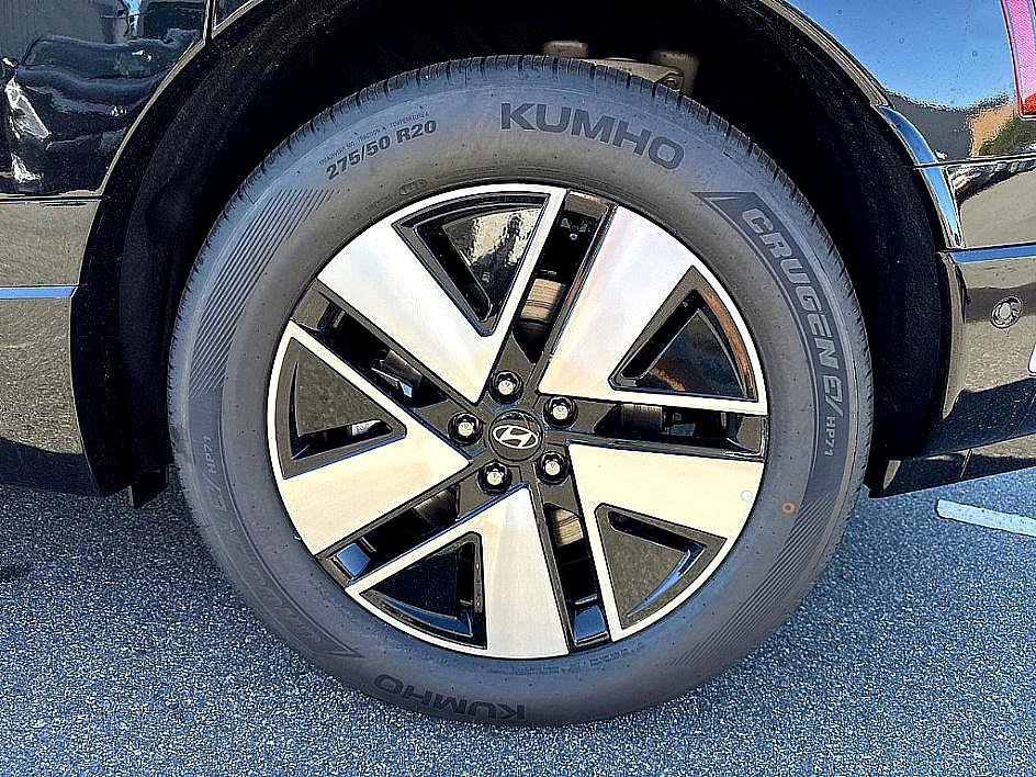 New 2026 Hyundai Ioniq 9 SEL image 5