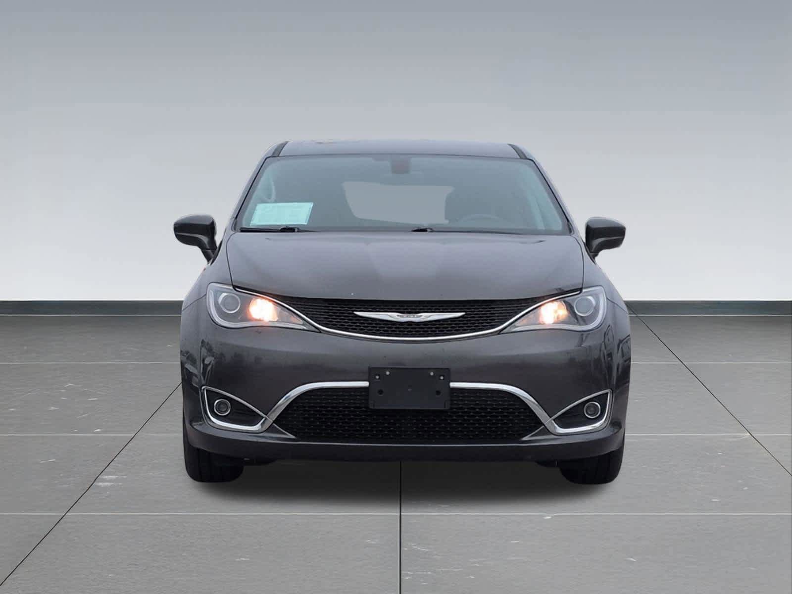 Used 2018 Chrysler Pacifica Touring Plus image 7