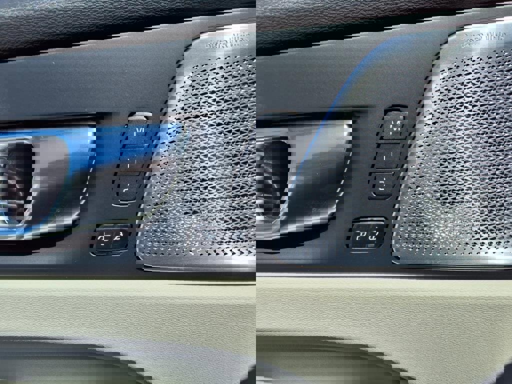 New 2026 Volvo XC60 T8 Ultra image 13
