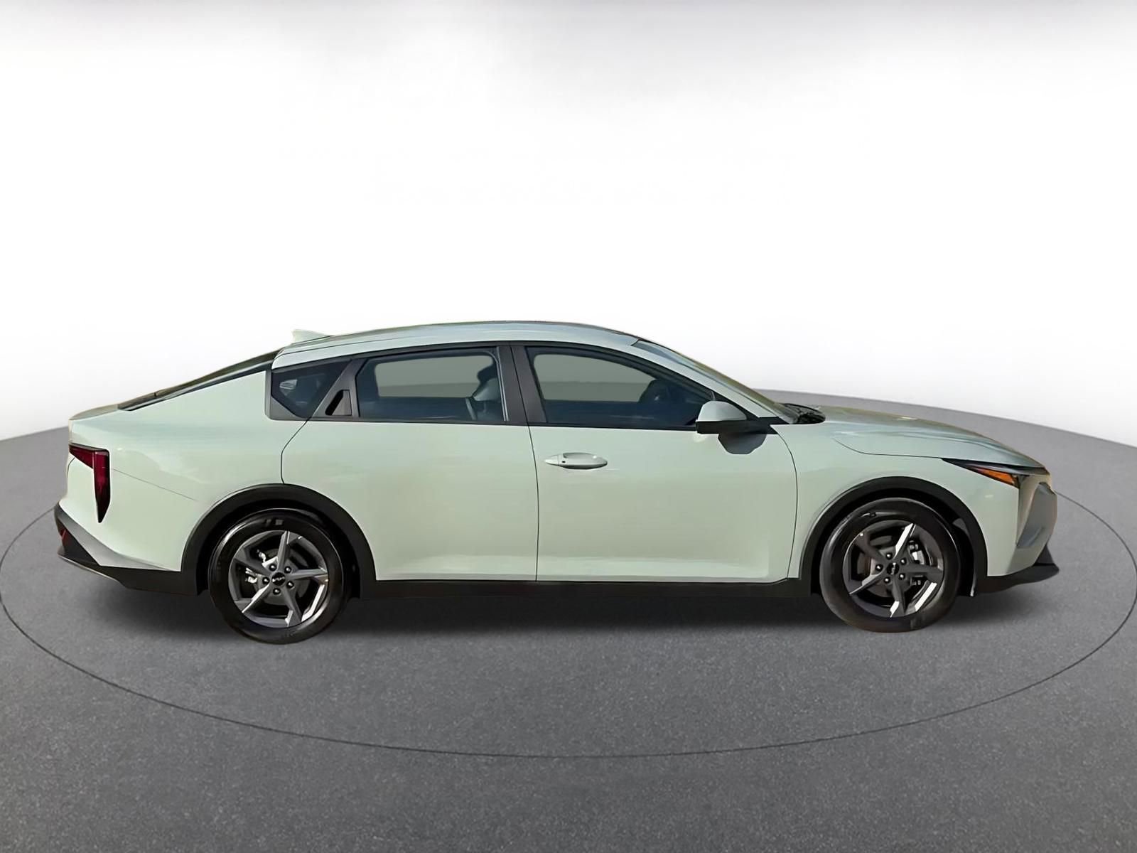 Used 2025 Kia K4 LXS image 16