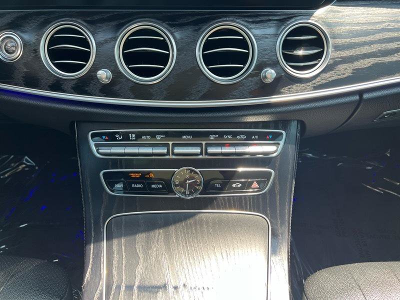 Used 2018 Mercedes-Benz E 300 4MATIC w/ Premium 2 Package (Q02) image 17