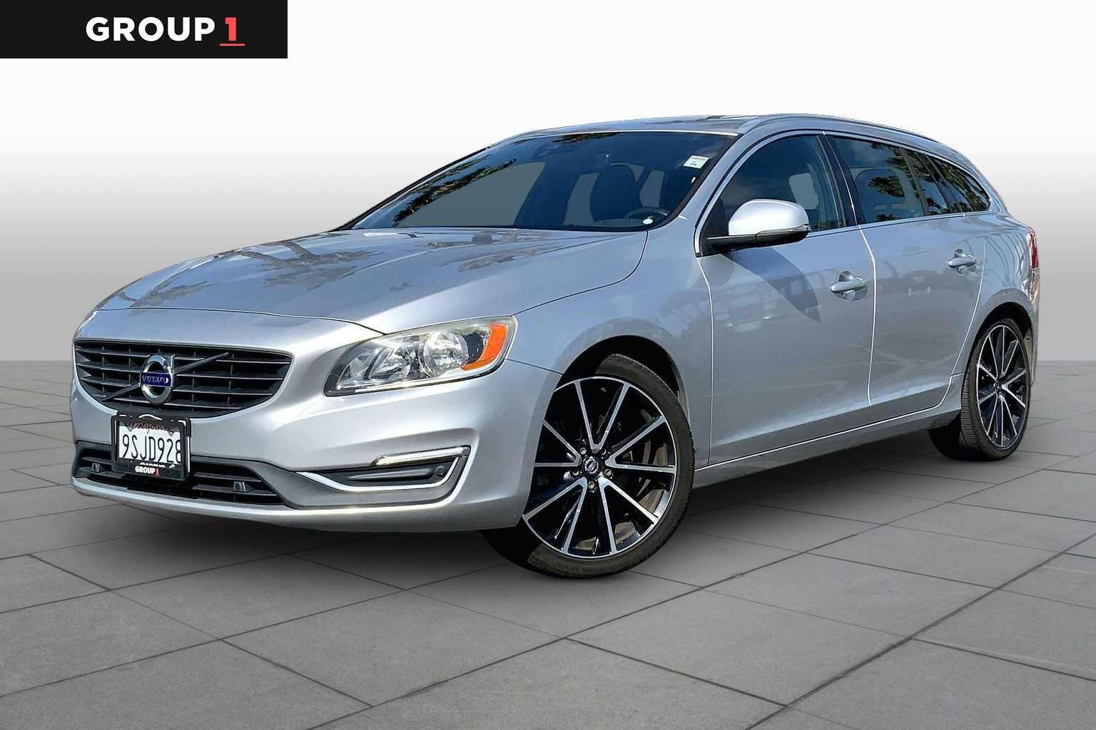Used 2016 Volvo V60 T5 Premier w/ Convenience Package image 1