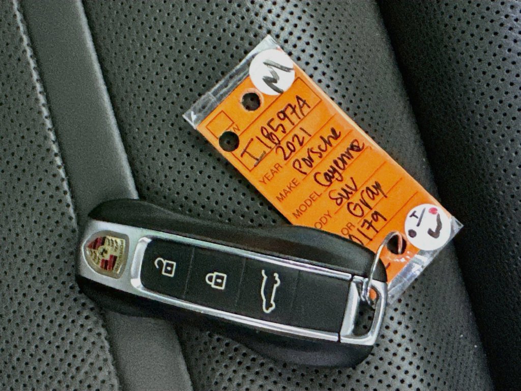 Used 2021 Porsche Cayenne AWD/4WD image 39