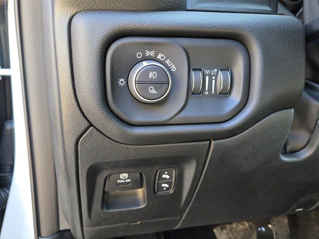 New 2026 RAM 1500 Big Horn AWD/4WD image 24