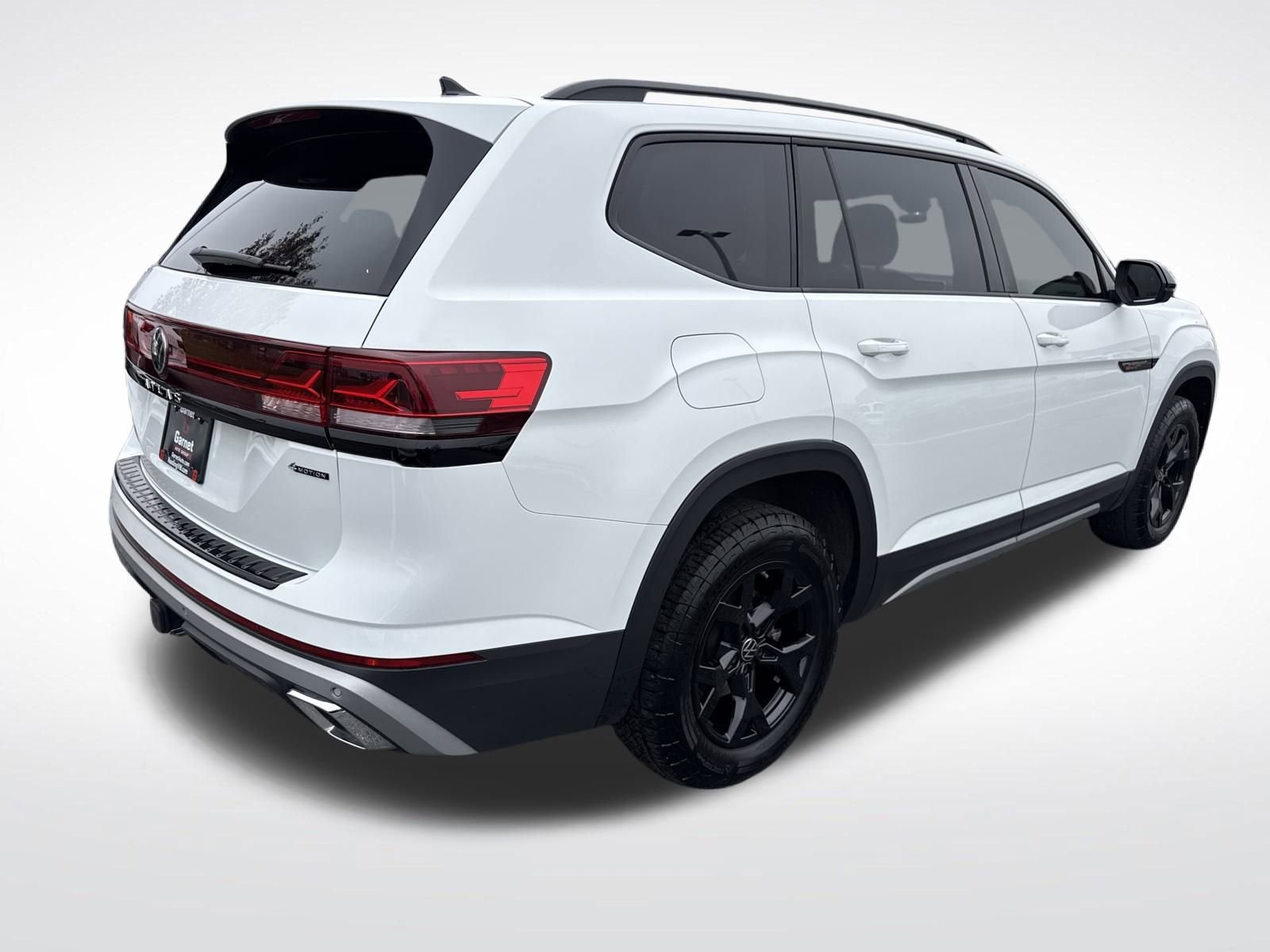 Used 2024 Volkswagen Atlas Peak Edition SE image 5