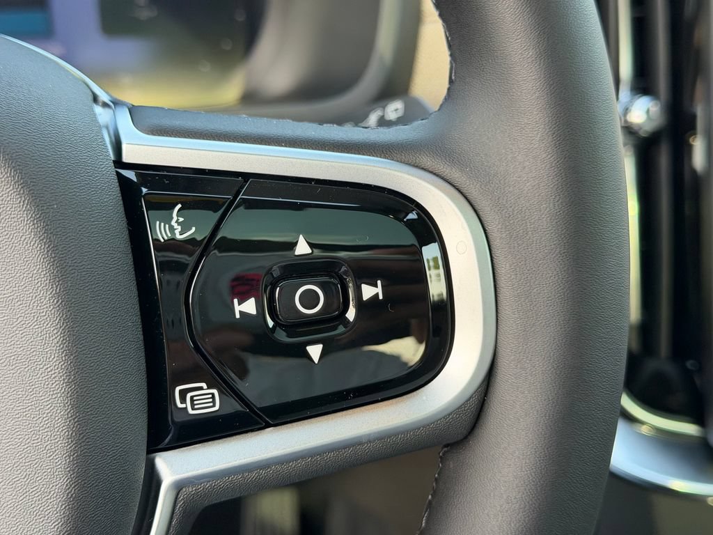New 2026 Volvo XC90 T8 Ultra w/ Protection Package Premier AWD/4WD image 18