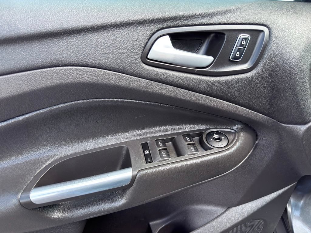 Used 2015 Ford Escape SE FWD image 20