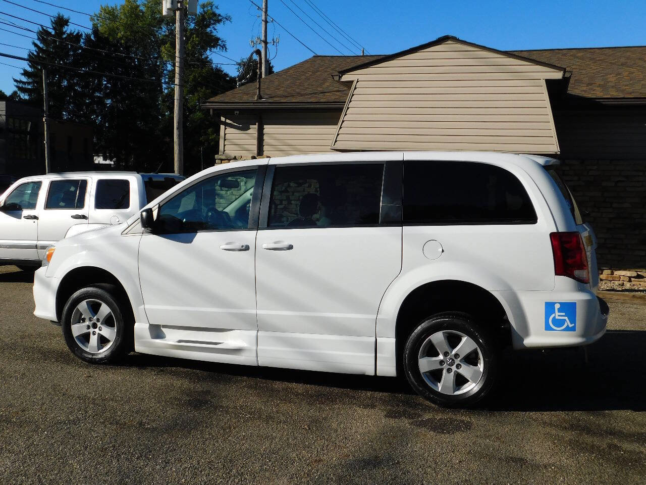Used 2018 Dodge Grand Caravan SE image 13