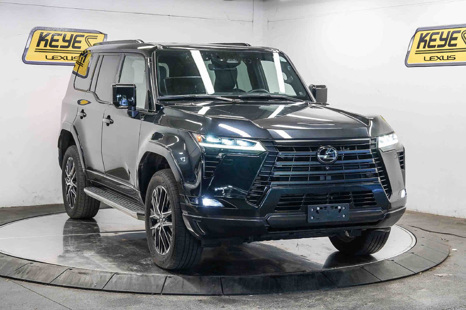 Used 2024 Lexus GX 550 w/ Accessory Package (Z1) AWD/4WD image 5