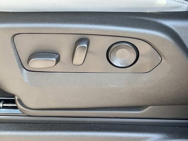 Used 2025 GMC Yukon XL Elevation w/ Elevation Premium Package image 28