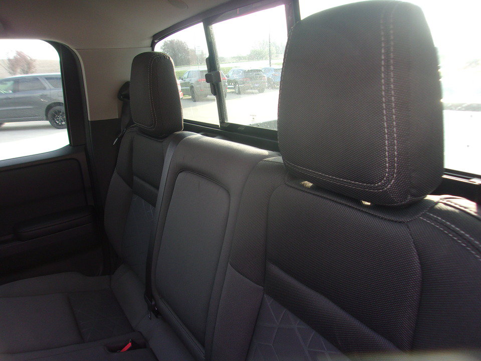 Used 2025 Nissan Frontier SV AWD/4WD image 17