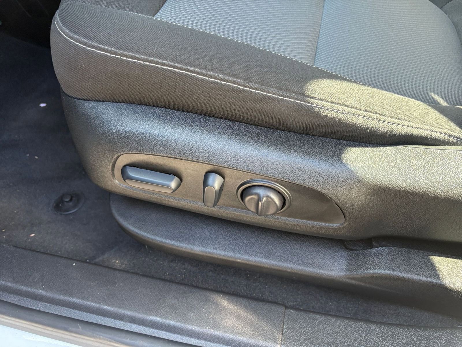 Used 2025 Chevrolet Blazer LT image 22