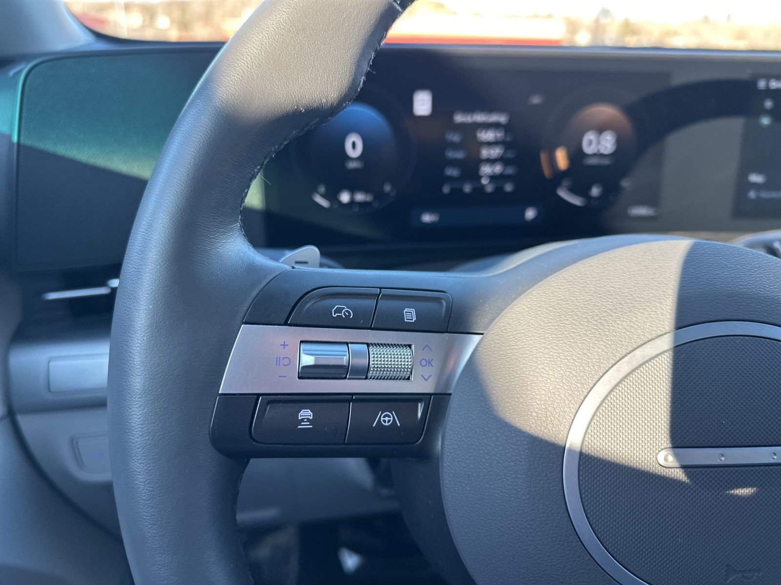 Used 2025 Hyundai Kona Limited image 25
