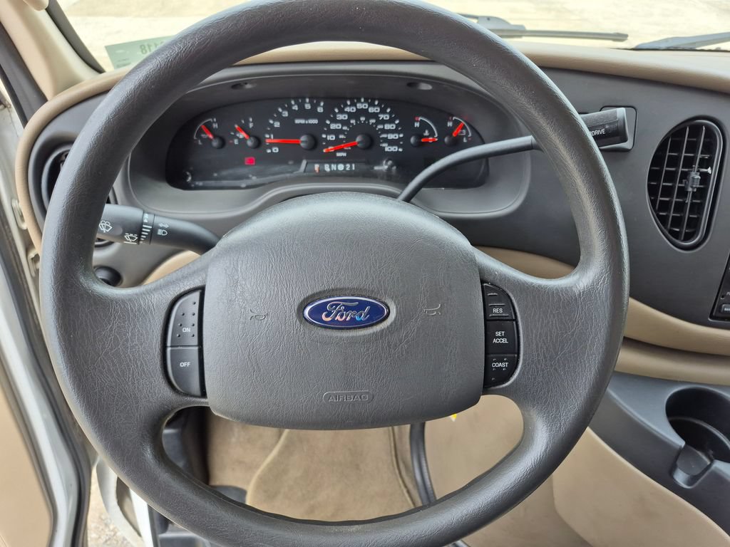 Used 2006 Ford E-350 and Econoline 350 XL RWD image 11