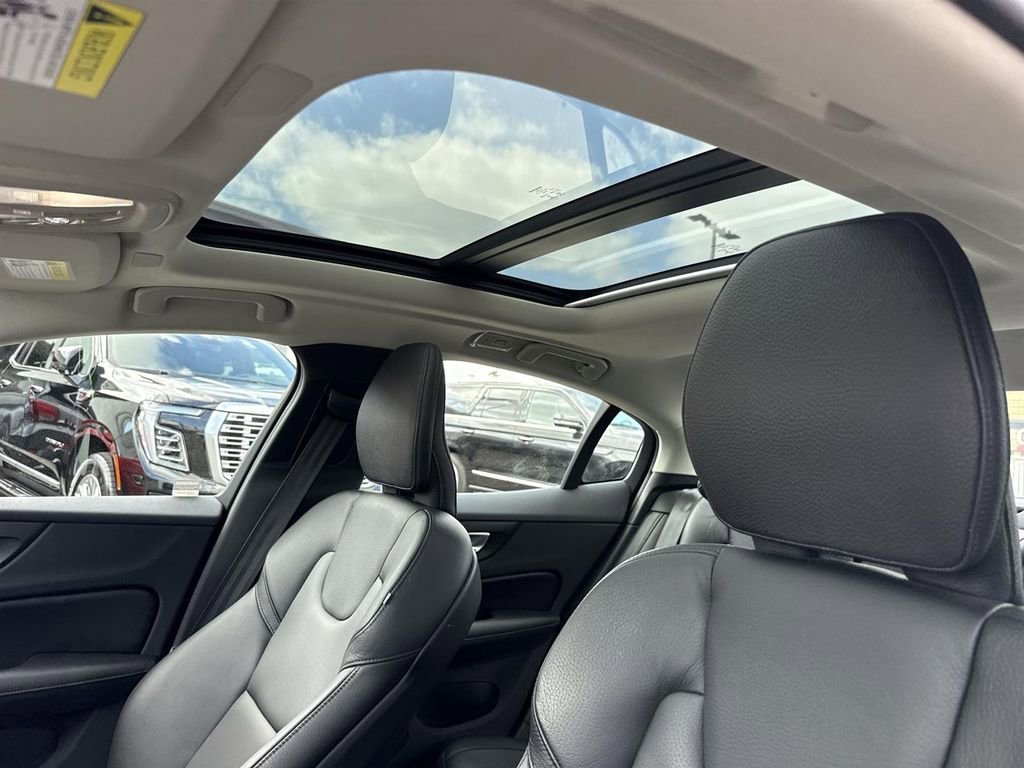 Used 2023 Volvo S60 B5 Plus w/ Protection Package Premier image 17