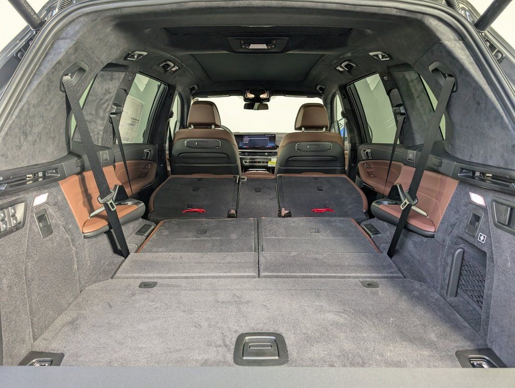 Used 2026 BMW X7 xDrive40i w/ M Sport Package image 22