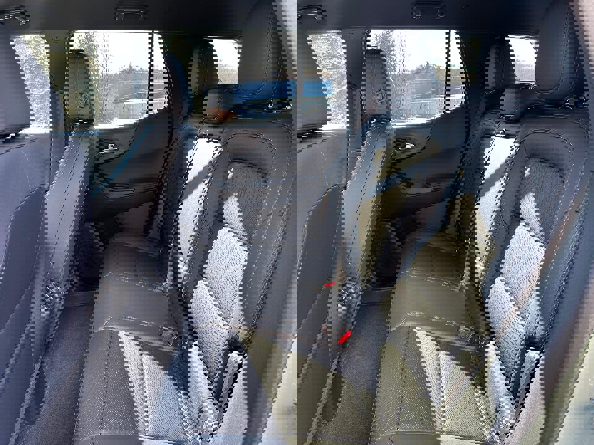 Certified 2025 Chevrolet Equinox LT w/ Convenience Package II image 27