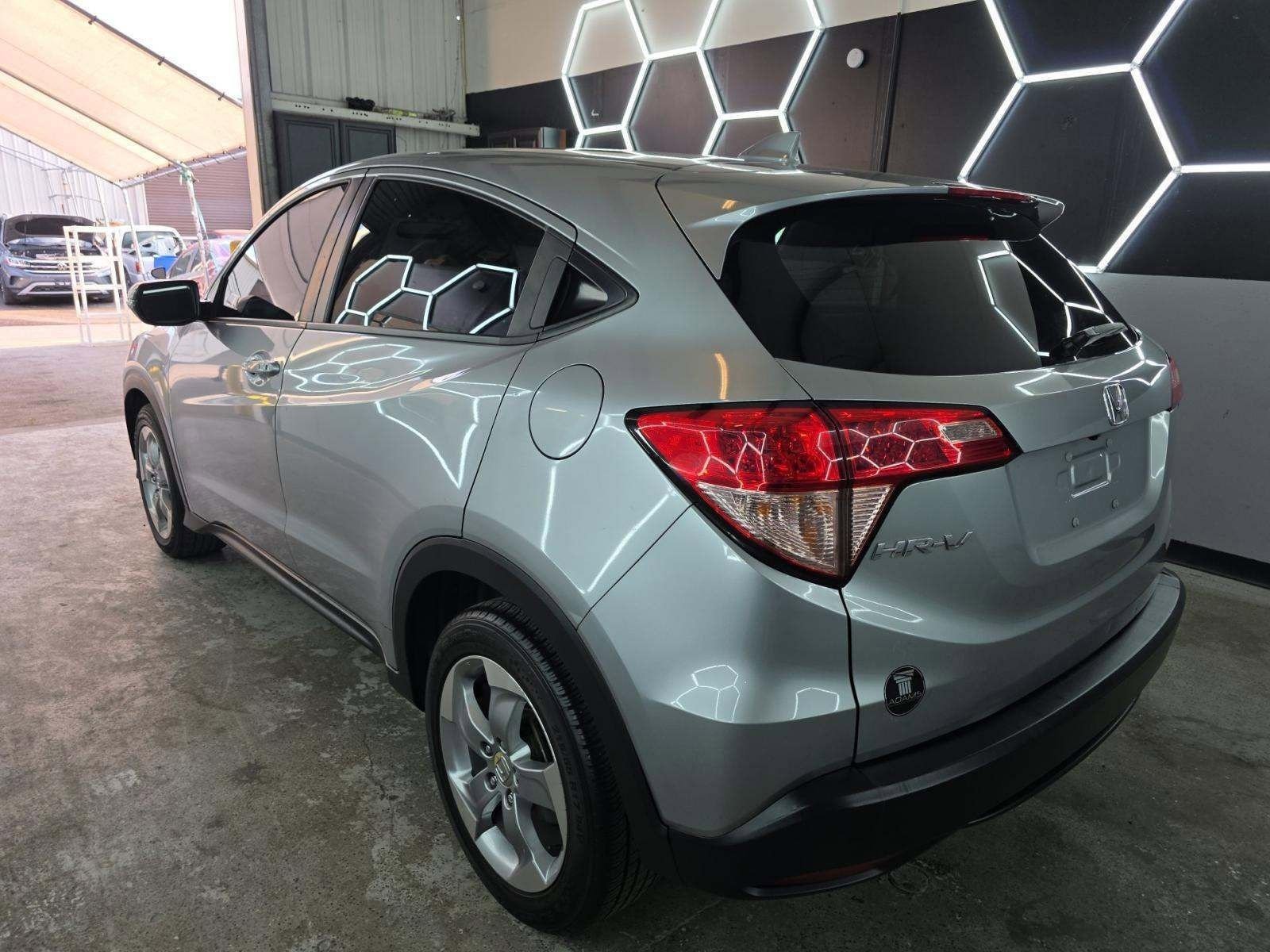 Used 2017 Honda HR-V EX image 2