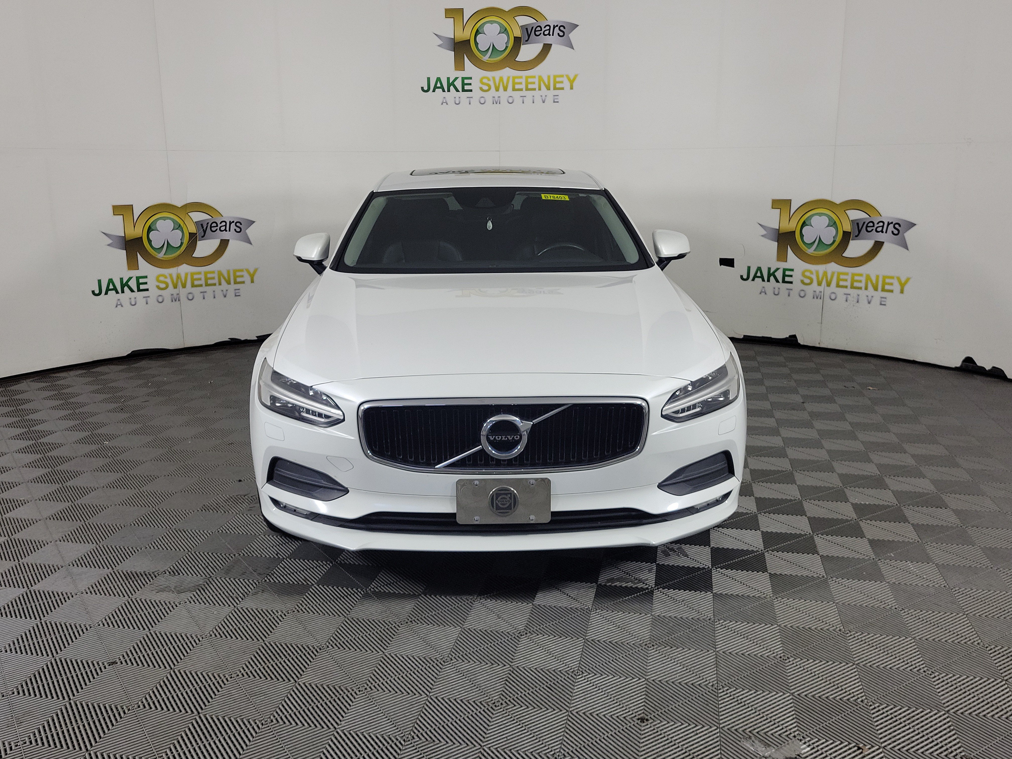 Used 2018 Volvo S90 T5 Momentum w/ Momentum Plus Package AWD/4WD image 2