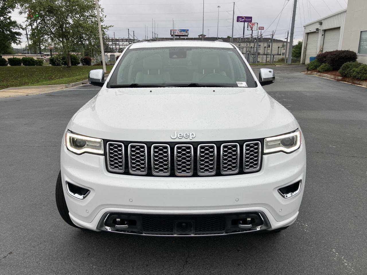 Used 2020 Jeep Grand Cherokee Overland AWD/4WD image 8