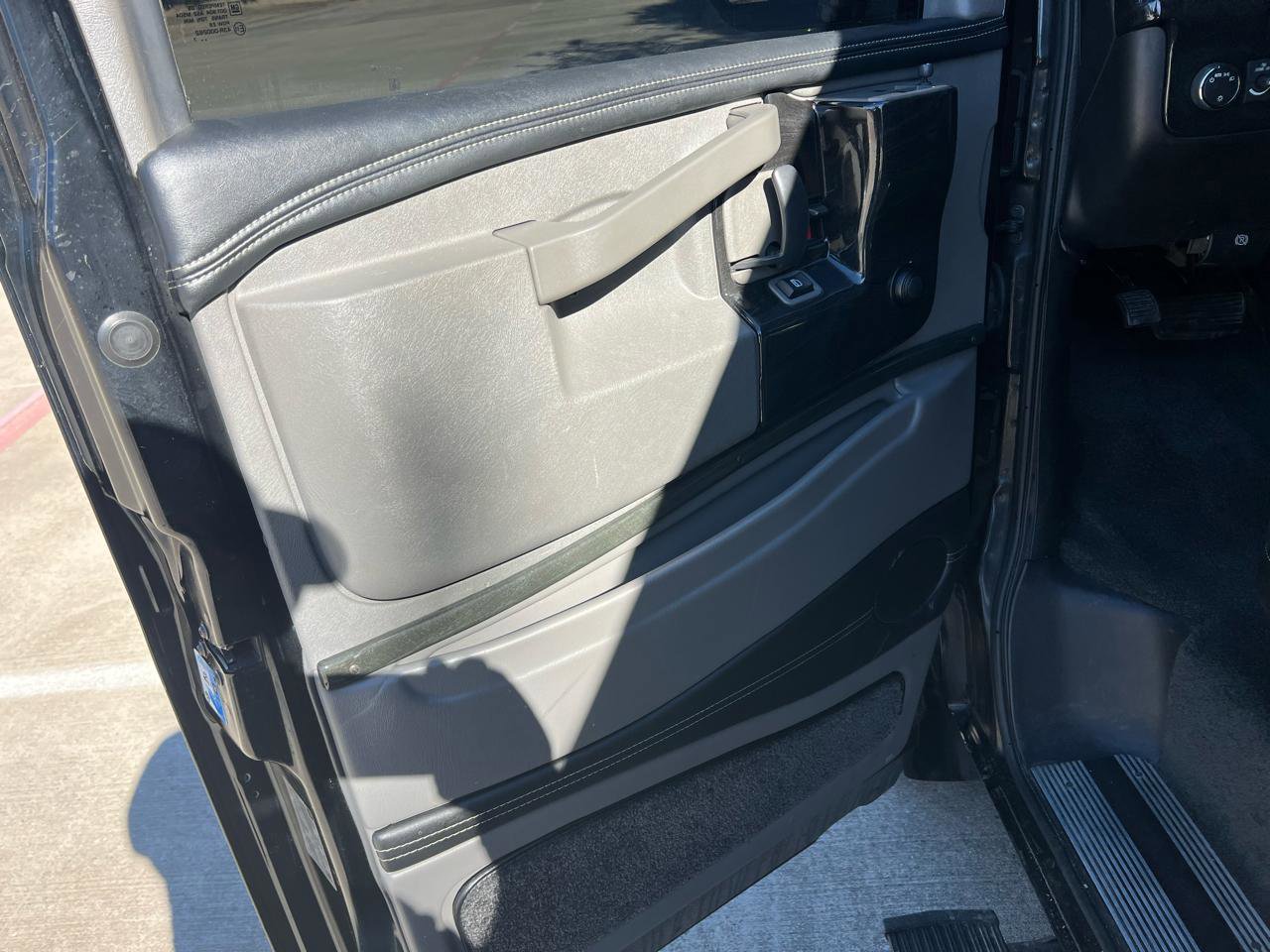 Used 2017 Chevrolet Express 2500 image 16