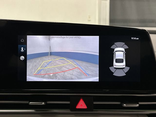 Used 2024 Hyundai Elantra Limited image 11