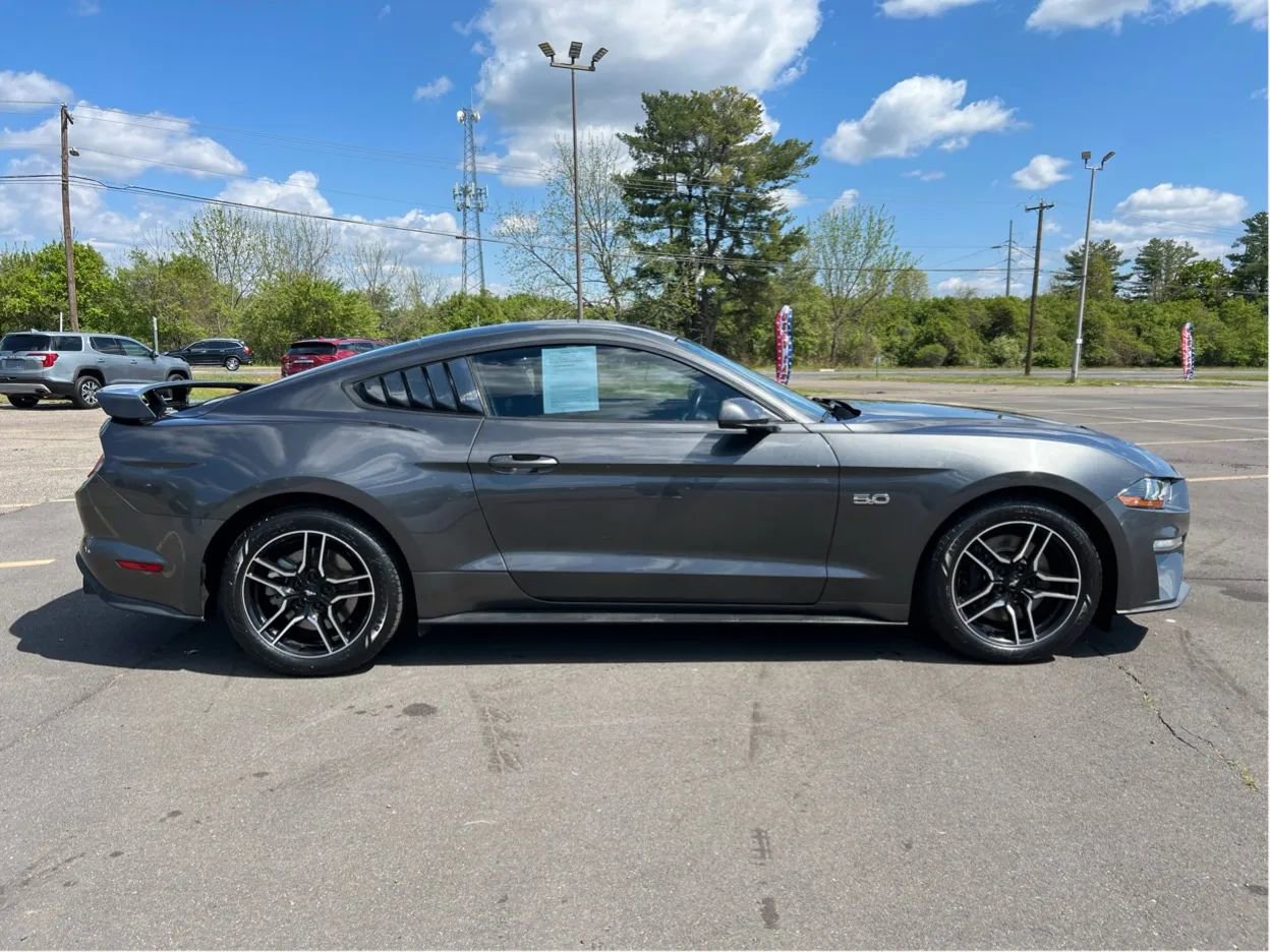 Used 2018 Ford Mustang GT RWD image 4