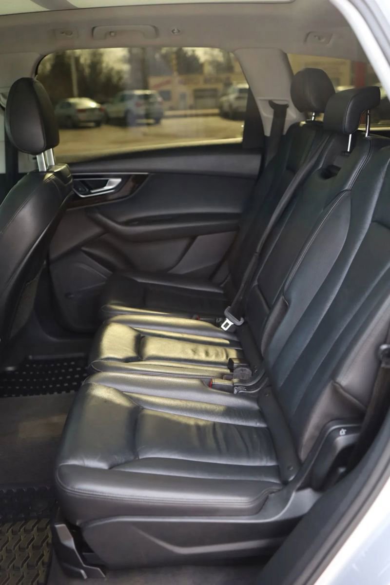 Used 2018 Audi Q7 3.0T Premium Plus w/ Premium Plus Package image 34